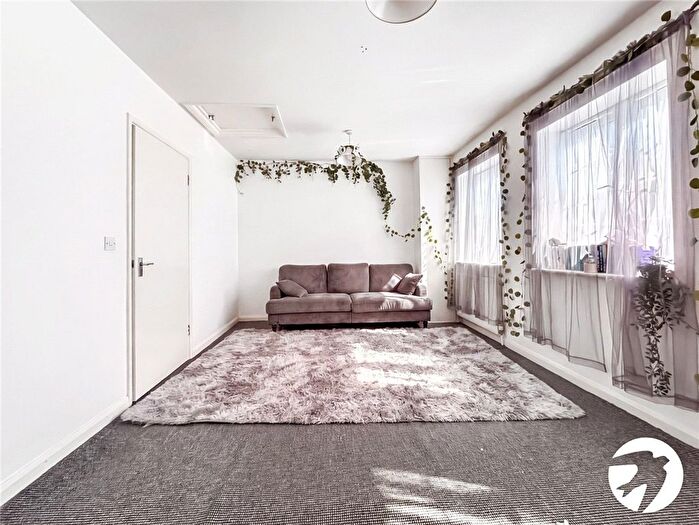 1 Bedroom Flat To Rent In Carlton Parade, Orpington, BR6