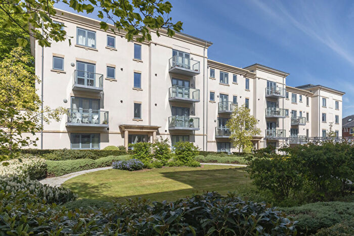 2 Bedroom Flat To Rent In Sandford Court, Humphris Place, GL53