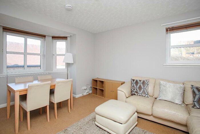 2 Bedroom Flat To Rent In St Leonards Lane, Newington, Edinburgh, EH8