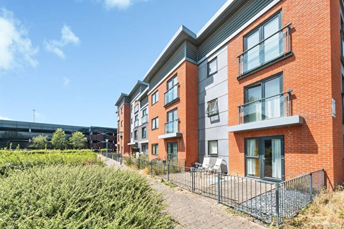 2 Bedroom Flat For Sale In Marshall Road, Banbury, OX16