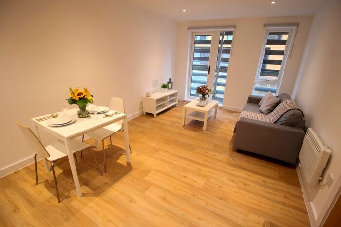 2 Bedroom Flat To Rent In Eastbank Tower, Piccadilly Basin, Manchester, M4