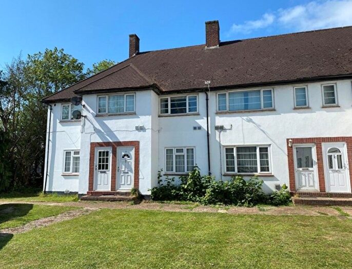 2 Bedroom Maisonette For Sale In Hook Rise North, Tolworth, KT6