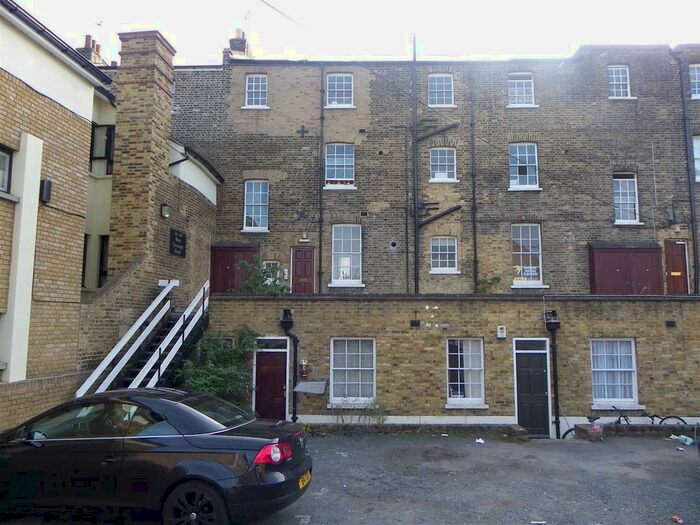 1 Bedroom Flat To Rent In West Crescent Road, Gravesend DA12