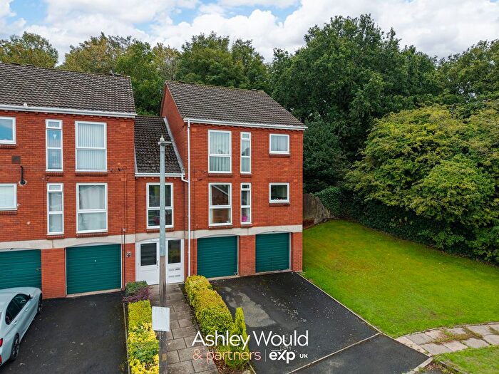 2 Bedroom Flat For Sale In Princess Crescent, Halesowen, B63