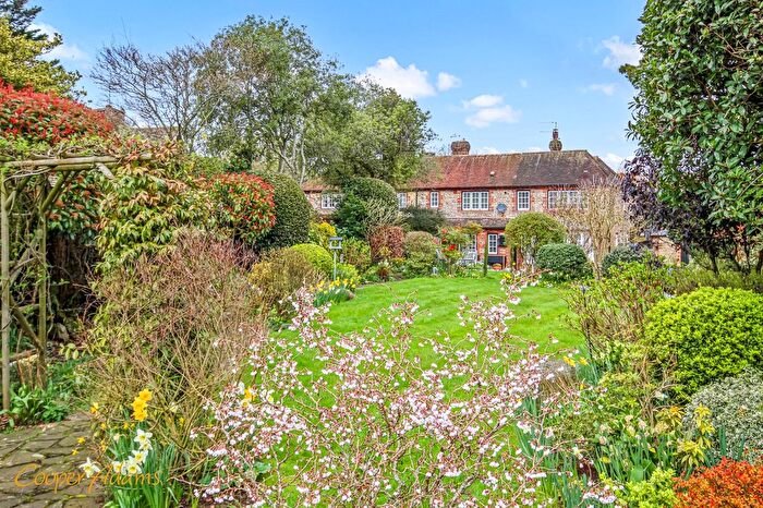3 Bedroom Cottage For Sale In High Street, Angmering, BN16
