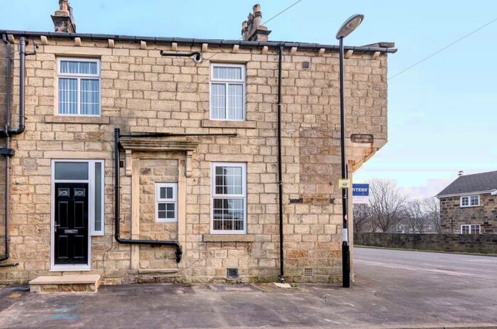 3 Bedroom Apartment To Rent In Victoria Place, Yeadon, Leeds, LS19