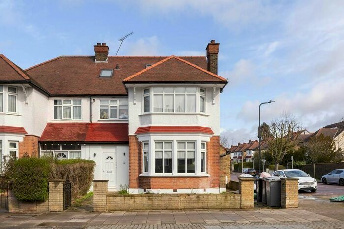 3 Bedroom Flat To Rent In Anson Road, London, NW2