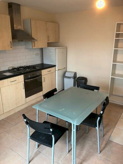 1 Bedroom Flat To Rent In Streatham High Road, Streatham, SW16