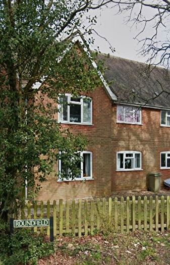 1 Bedroom Flat To Rent In Hawthorne House, Reading, RG7