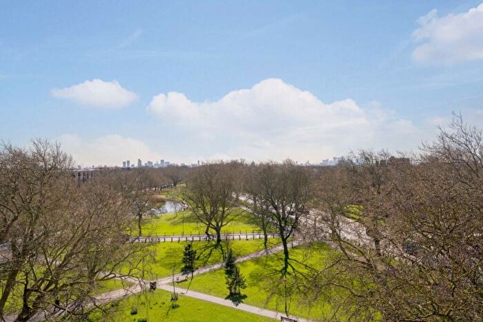 2 Bedroom Flat For Sale In Clapton Common, Clapton, E5