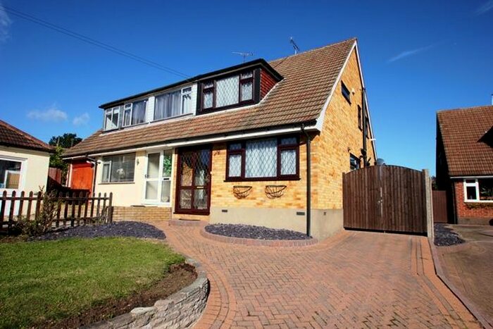 3 Bedroom Property To Rent In Uplands Road, Hockley SS5