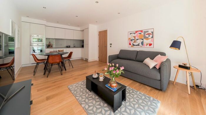 1 Bedroom Flat To Rent In Chiswick High Road, Chiswick, London, W4