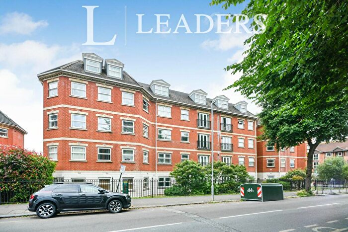 2 Bedroom Flat To Rent In Petworth House, Davigdor Road, BN3