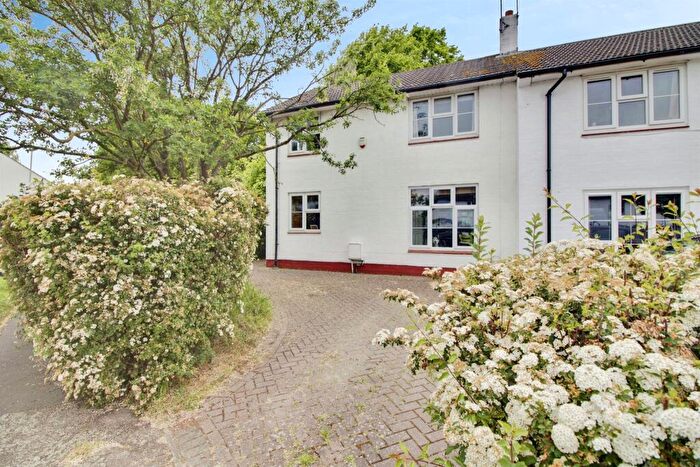 3 Bedroom End Of Terrace House For Sale In Howlands, Welwyn Garden City, AL7