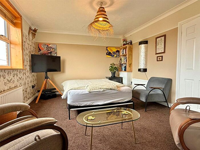 1 Bedroom Flat For Sale In Keyhaven Road, Milford On Sea, Lymington, Hampshire, SO41