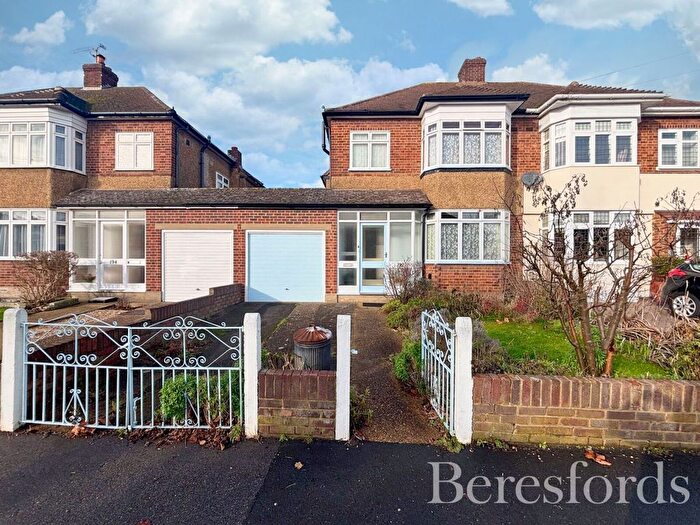 3 Bedroom Semi-Detached House For Sale In Severn Drive, Upminster, RM14
