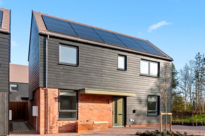 3 Bedroom Semi-Detached House To Rent In Eredine Crescent, Milton Keynes, Buckinghamshire, MK5