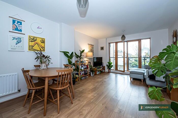 2 Bedroom Flat For Sale In Priory Park Road, Queens Park, NW6