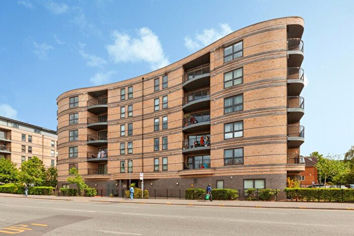 2 Bedroom Flat For Sale In Windsor Road, Slough, SL1