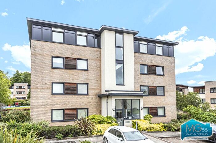 2 Bedroom Apartment To Rent In Peacock Close, London, NW7