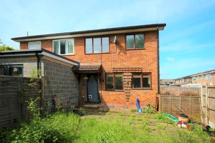 1 Bedroom Property To Rent In Alton Court, Aymer Drive, Staines, TW18