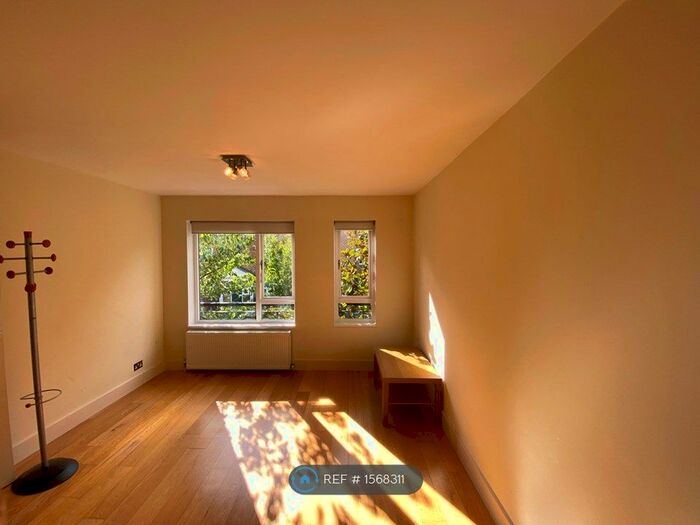 1 Bedroom Flat To Rent In Nightingale House, London, SW9