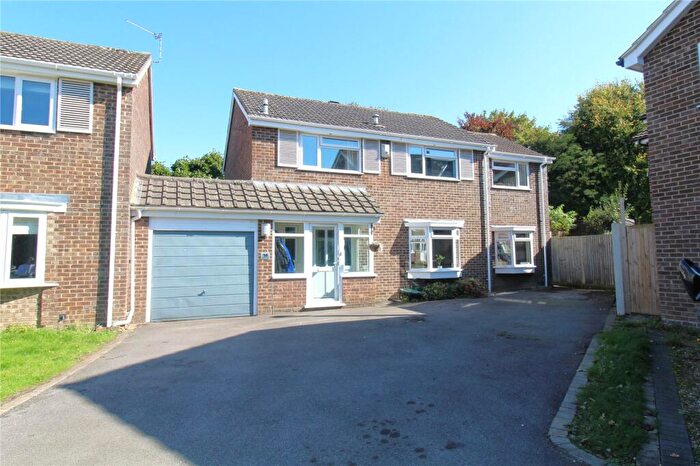 5 Bedroom Detached House For Sale In Hawk Close, Basingstoke, Hampshire, RG22