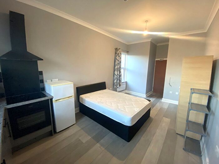 1 Bedroom Studio To Rent In Lea Bridge Road, London, E10