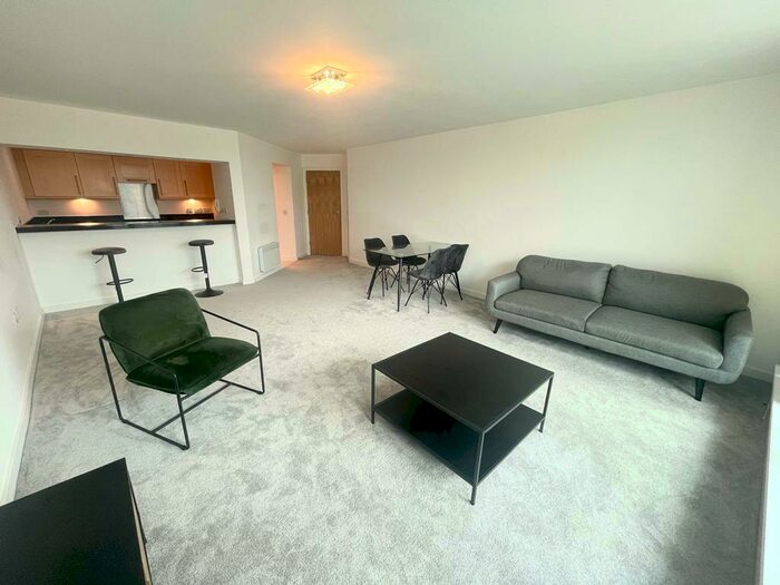 2 Bedroom House To Rent In River Crescent, Nottingham, NG2