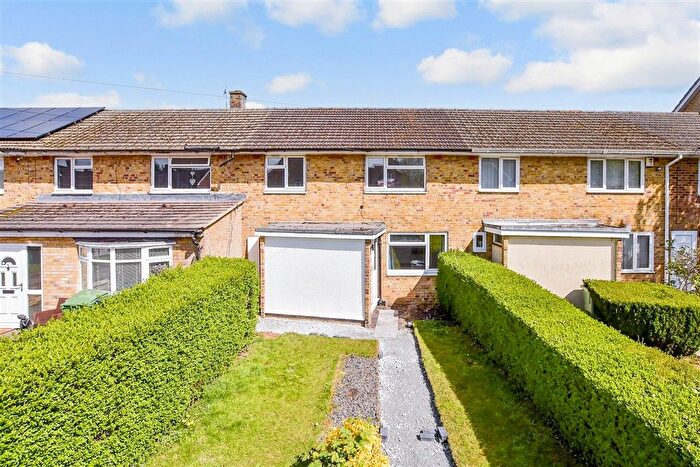 3 Bedroom Terraced House For Sale In Bell Road, Maidstone, Kent, ME15