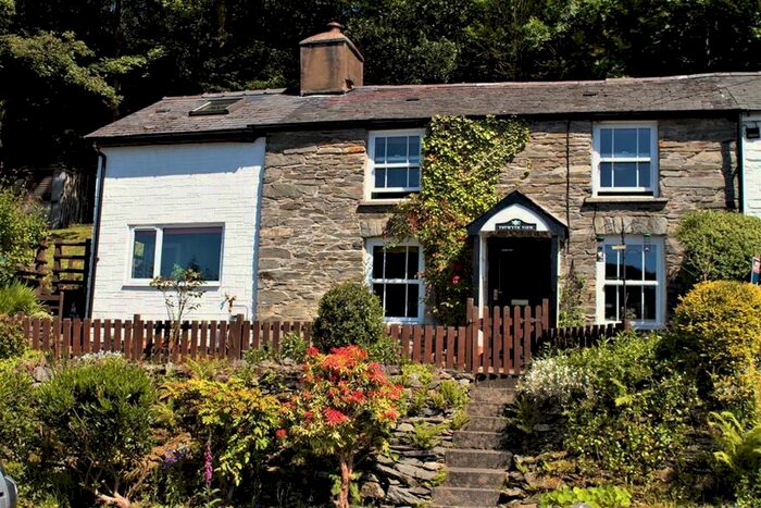 2 Bedroom Semi-Detached House For Sale In Pontrhydygroes, Ystrad Meurig SY25