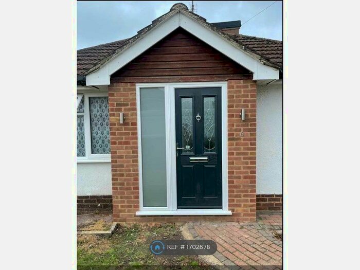 3 Bedroom Bungalow To Rent In Repton Road, Reading, RG6