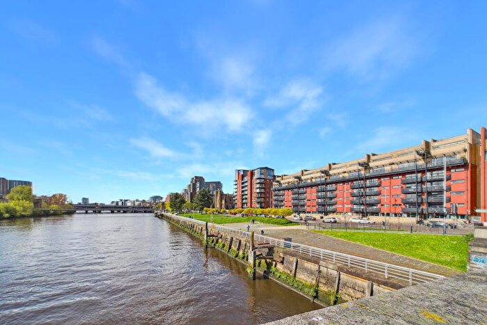 2 Bedroom Flat To Rent In Carrick Quay, Clyde Street, G1