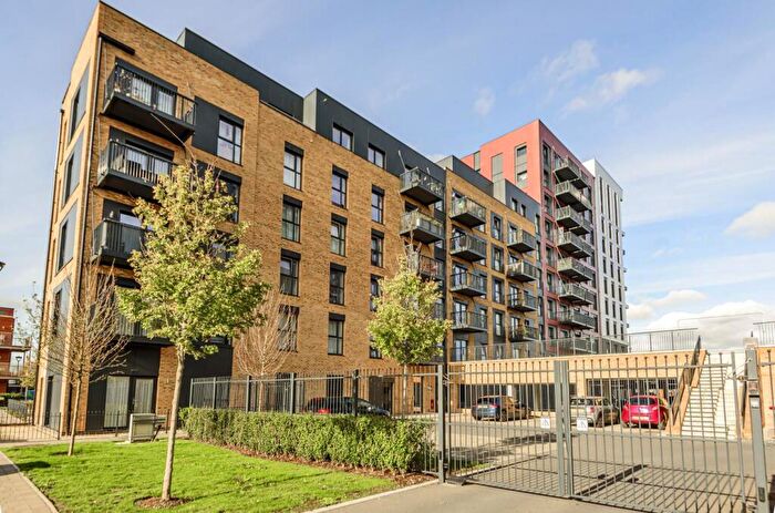 2 Bedroom Flat To Rent In Meridian Way, Southampton, SO14