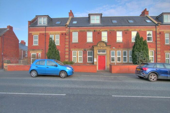 2 Bedroom Flat To Rent In Rupert House, Newburn, Newcastle Upon Tyne, NE15
