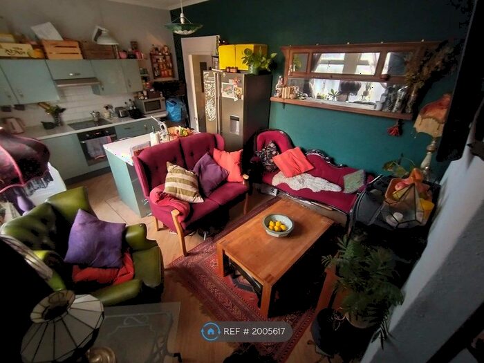 4 Bedroom Flat To Rent In Cheltenham Road, Bristol, BS6