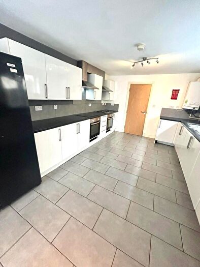 11 Bedroom House To Rent In Llanbleddian Gardens, Cardiff(City), CF24