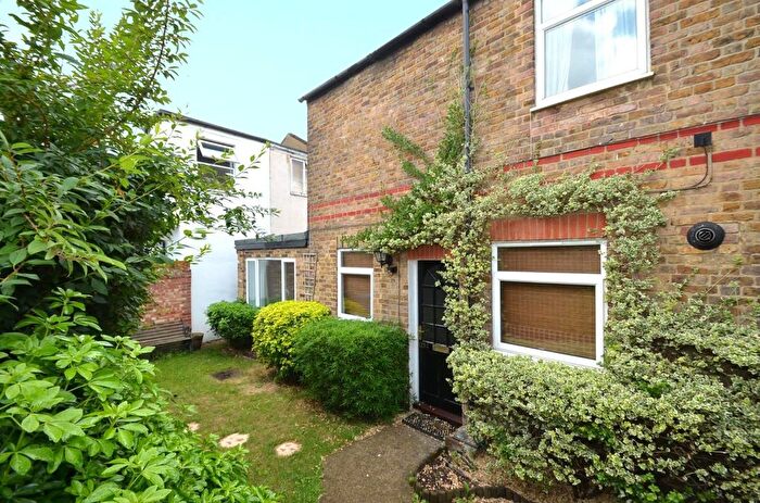 2 Bedroom Terraced House To Rent In Oxford Road, Windsor, SL4