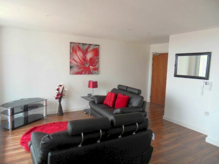 2 Bedroom Apartment To Rent In Milliners Wharf, Manchester, M4