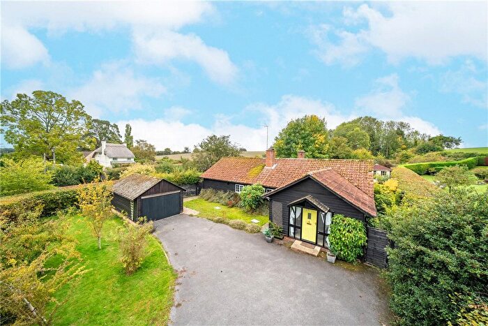3 Bedroom Bungalow For Sale In Paddock Field, Chilbolton, Stockbridge, Hampshire, SO20