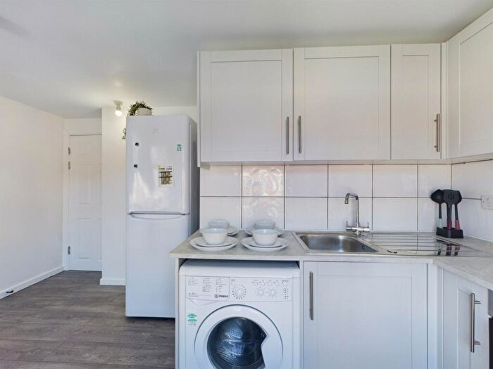 4 Bedroom House To Rent In Haydn Avenue, Manchester, M14