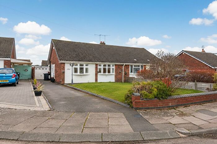 2 Bedroom Semi-detached Bungalow For Sale In Naseby Close, Binley, CV3