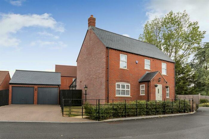 4 Bedroom Detached House For Sale In Rectory Close, Maisemore, Gloucester, GL2