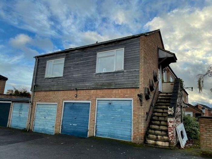 2 Bedroom Apartment To Rent In Dove Tree Road, Leighton Buzzard, LU7