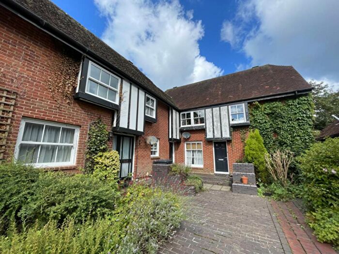 1 Bedroom Flat To Rent In Horsgate Mews, Hanlye Lane, Cuckfield, RH17