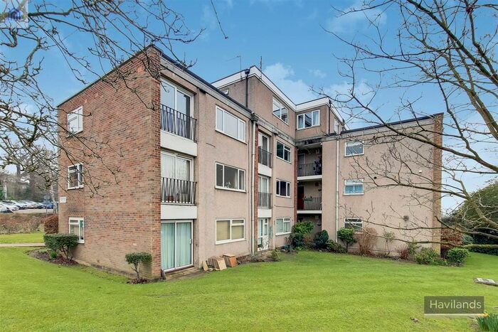 2 Bedroom Flat To Rent In Dunraven Drive, Enfield, EN2