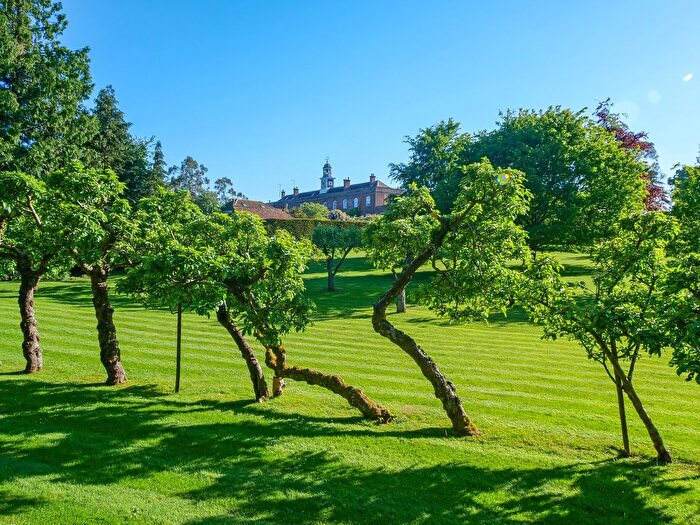5 Bedroom Country House For Sale In Shortgrove Estate, Saffron Walden, CB11