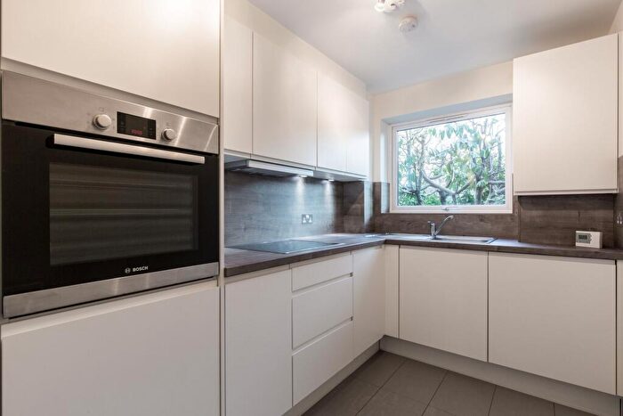 1 Bedroom Flat To Rent In Camfrey Court A Priory Road, N8