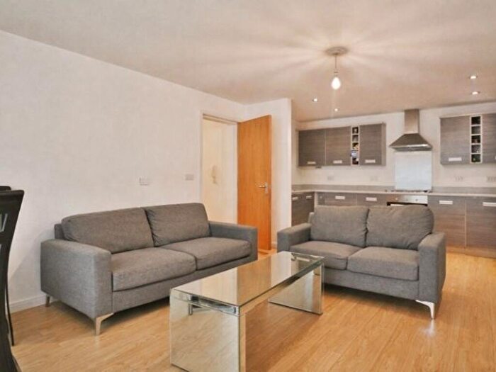 2 Bedroom Apartment For Sale In Bouverie Court, Leeds, LS9