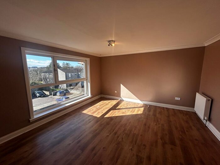 3 Bedroom Flat To Rent In Rowan Road, Cumbernauld, Glasgow, G67